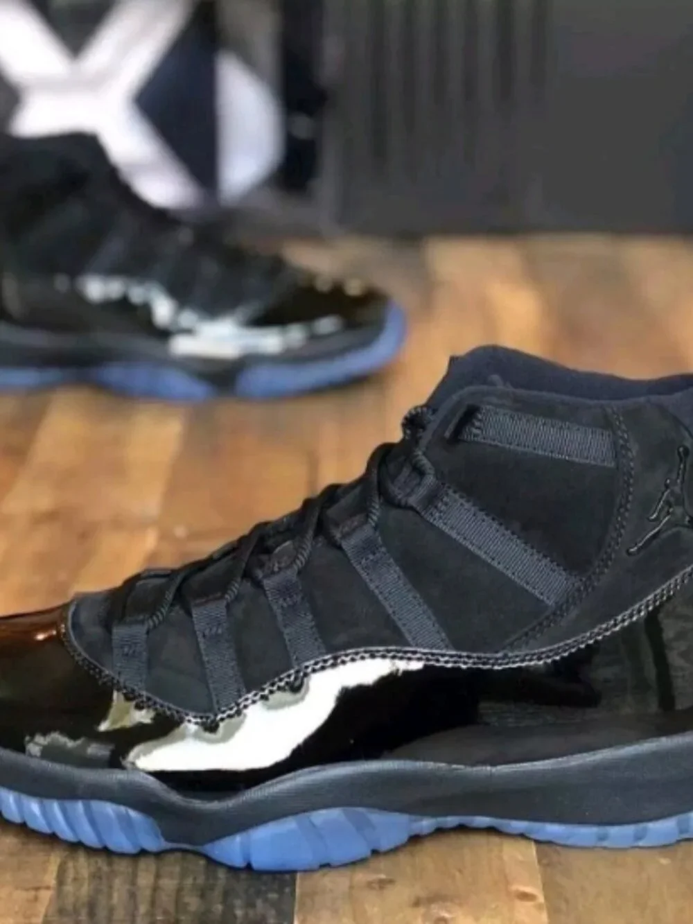 Air Jordan 11 Cap & Gown